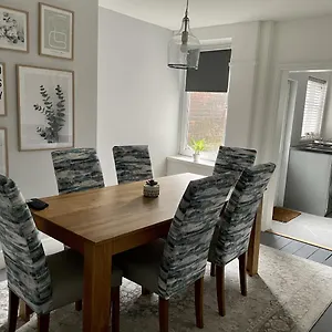 Modernised In The Heart Of Sketty Holiday home